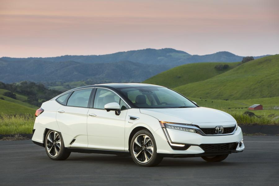  Honda Clarity Fuel Cell 2016 года  (US) (фото 32 из 40)
